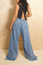 Light Blue elastic  wide leg Levi jeans L/XL