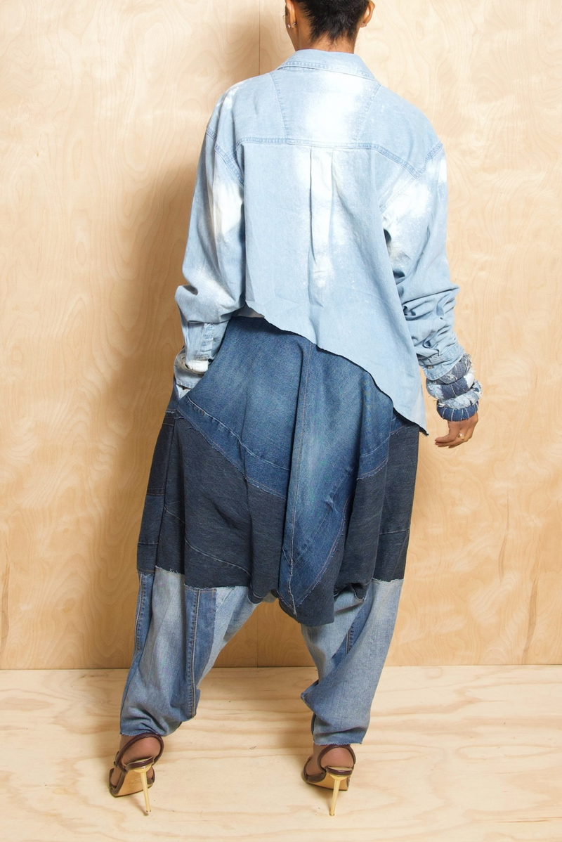 Denim vintage Asymmetrical bleached button up (L)