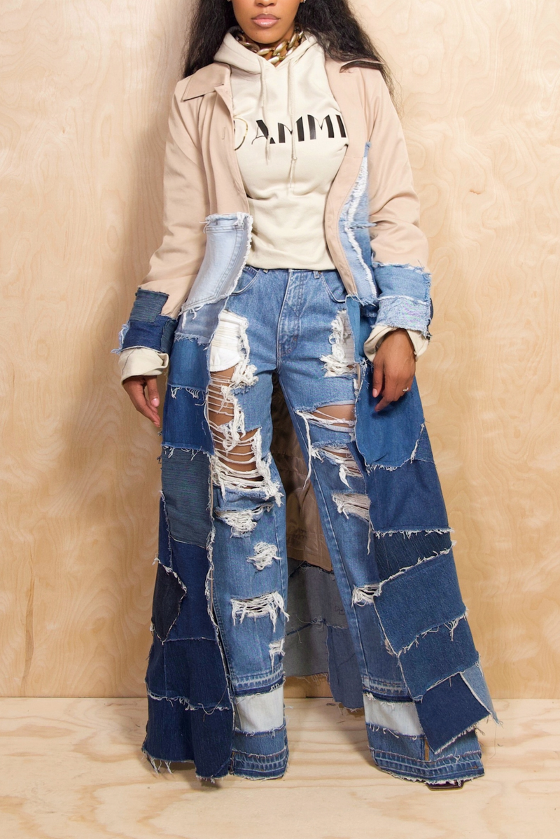 *Medium light wide leg denim distressed jeans (3/4)