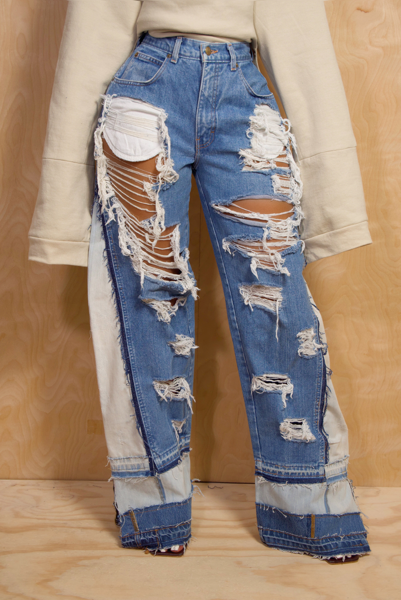 *Medium light wide leg denim distressed jeans (3/4)